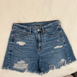 American Eagle 90s Boyfriend Shorts